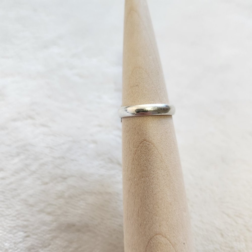 Sterling Silver and Moonstone Ring Size 6 - Picture 5 of 5